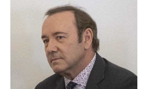 KEVIN SPACEY SETLERE DÖNÜYOR